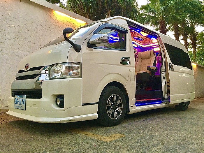 Toyota commuter 10 seater